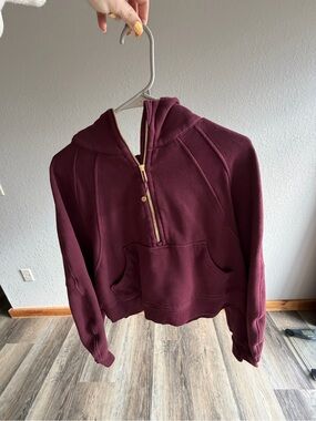 Women Lulu lemon quarter zip scuba M/L